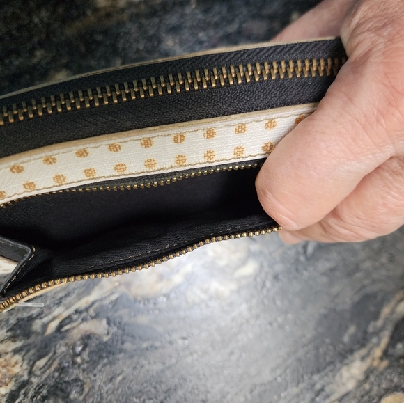 Fossil zippered wallet - white w/ gold polka dots, zippered and open pockets - Picture 4 of 7